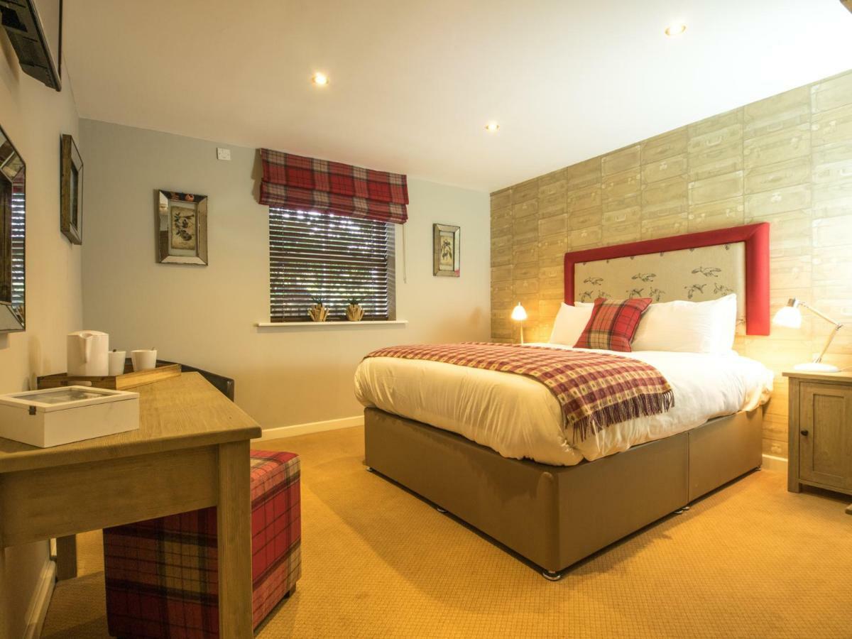Hotel The World'S End - Northampton Ecton Zewnętrze zdjęcie